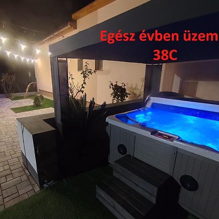 Emmabella Apartmanok エゲル エクステリア 写真