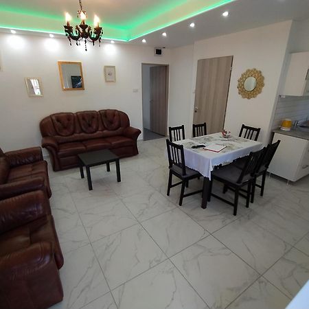 Emmabella Apartmanok エゲル 部屋 写真