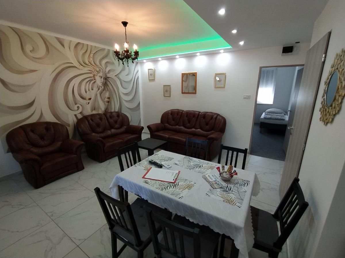 Emmabella Apartmanok エゲル エクステリア 写真