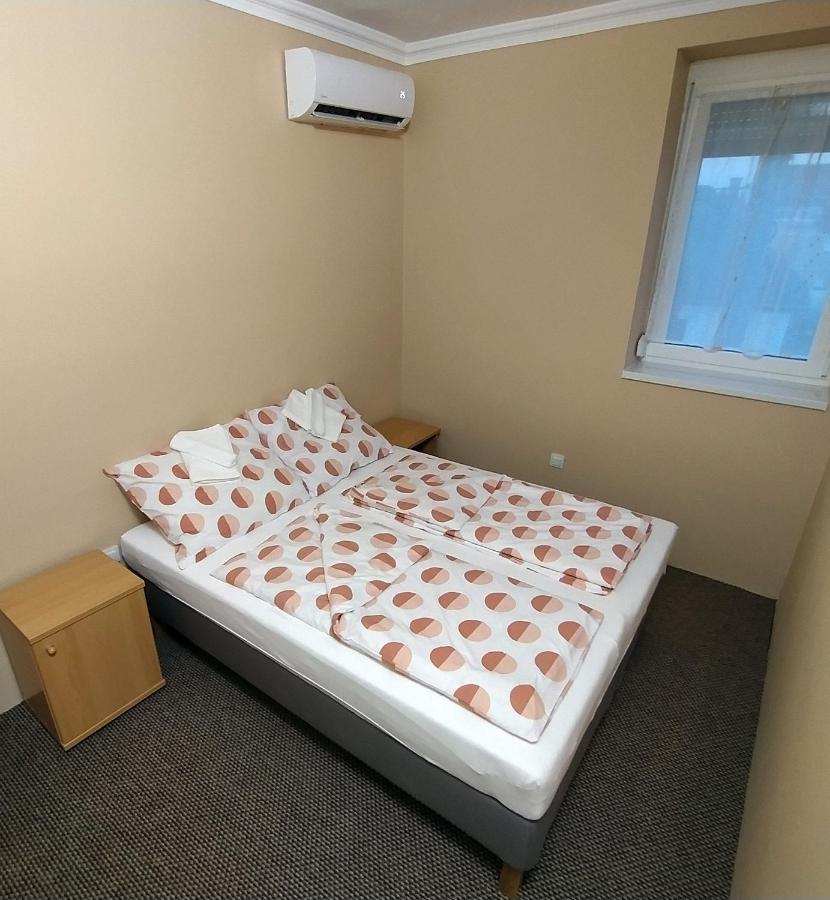 Emmabella Apartmanok エゲル エクステリア 写真