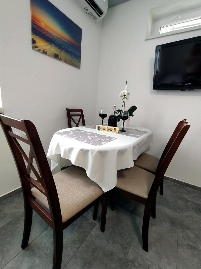 Emmabella Apartmanok エゲル エクステリア 写真